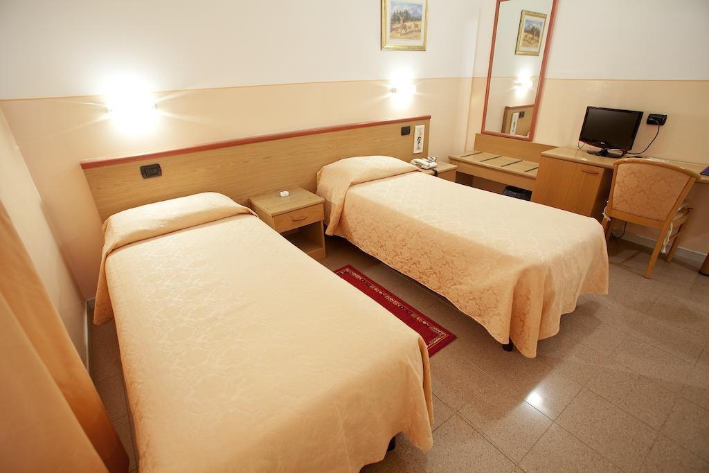 Master Hotel Castelvetro Piacentino Exteriér fotografie