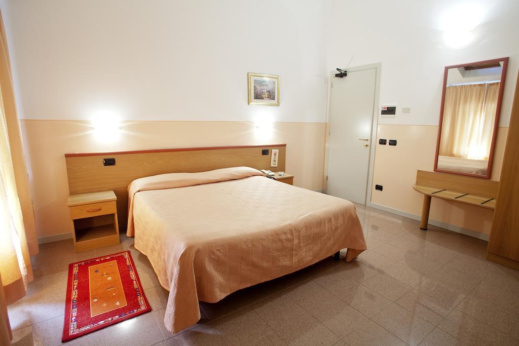 Master Hotel Castelvetro Piacentino Exteriér fotografie